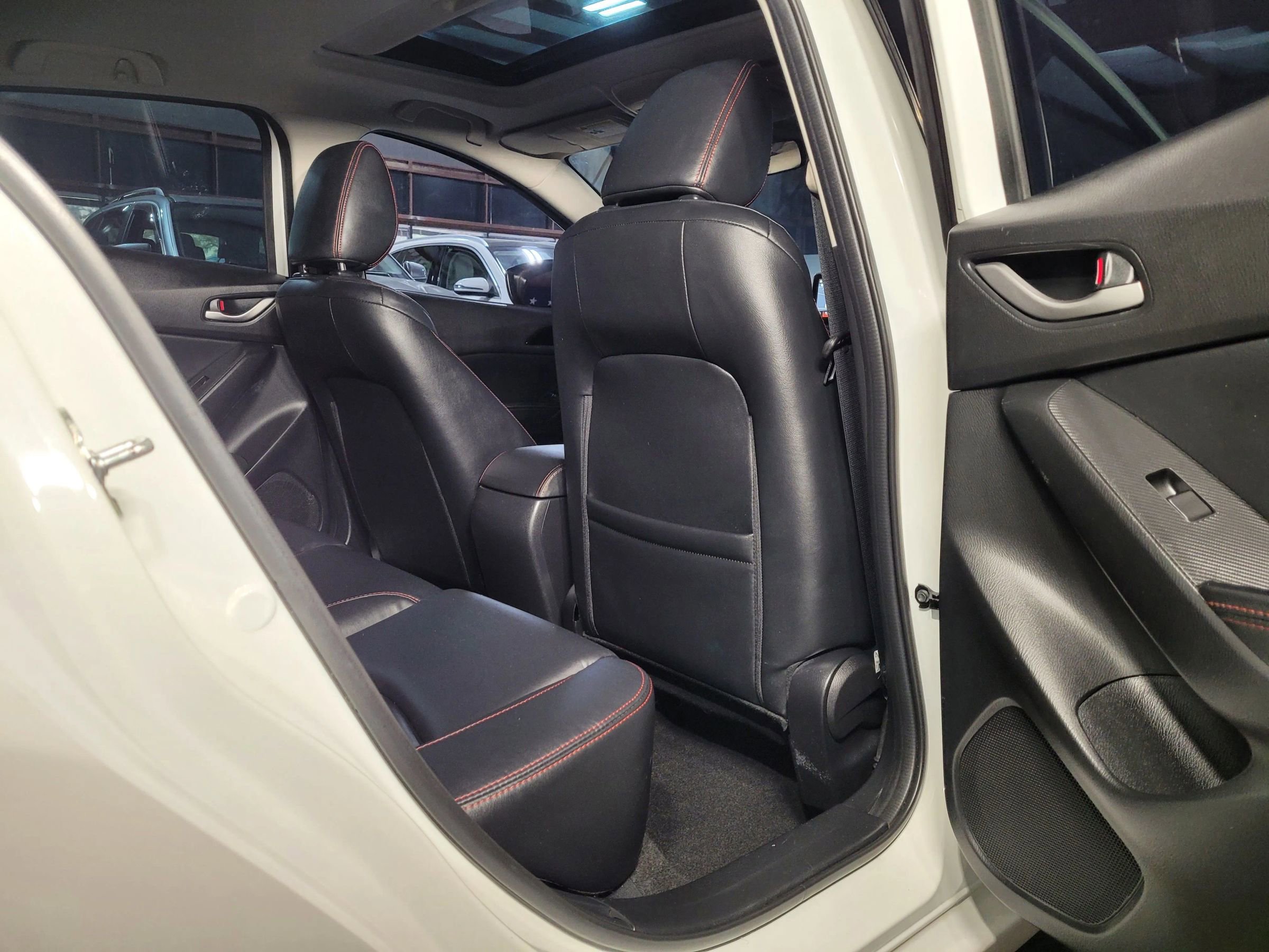 Used 2014 MAZDA MAZDA3 i Grand Touring image 42