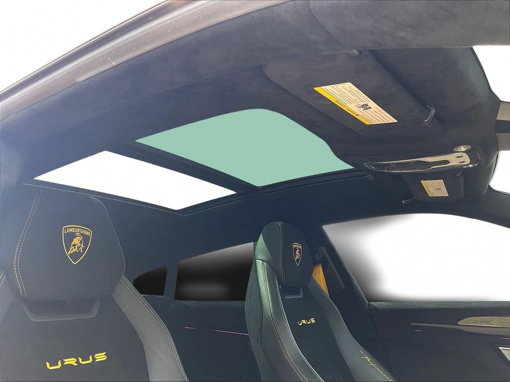 Used 2023 Lamborghini Urus Performante AWD/4WD image 25
