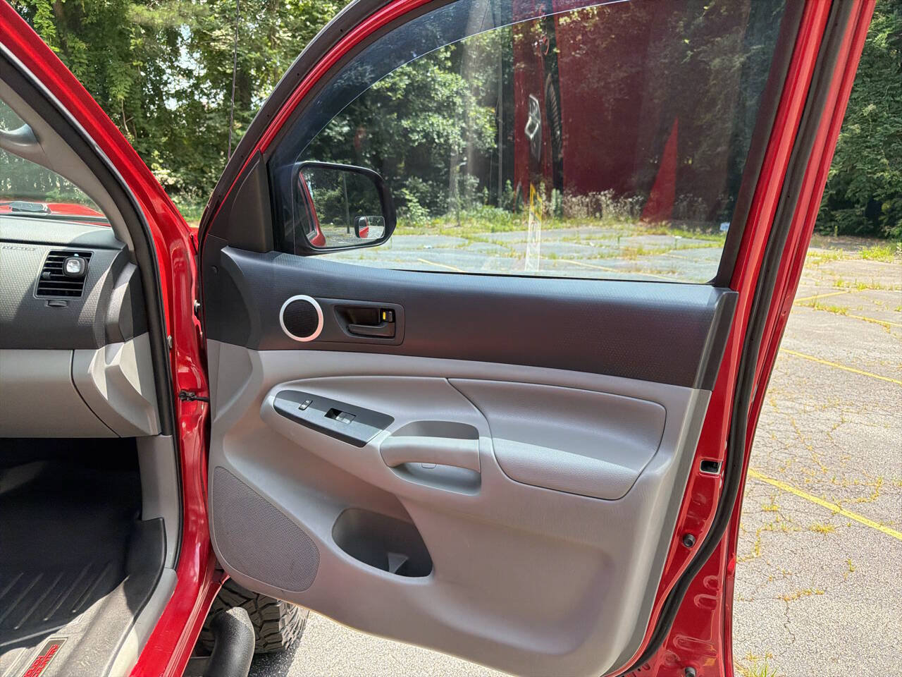 Used 2013 Toyota Tacoma PreRunner w/ TRD Sport Pkg RWD image 15
