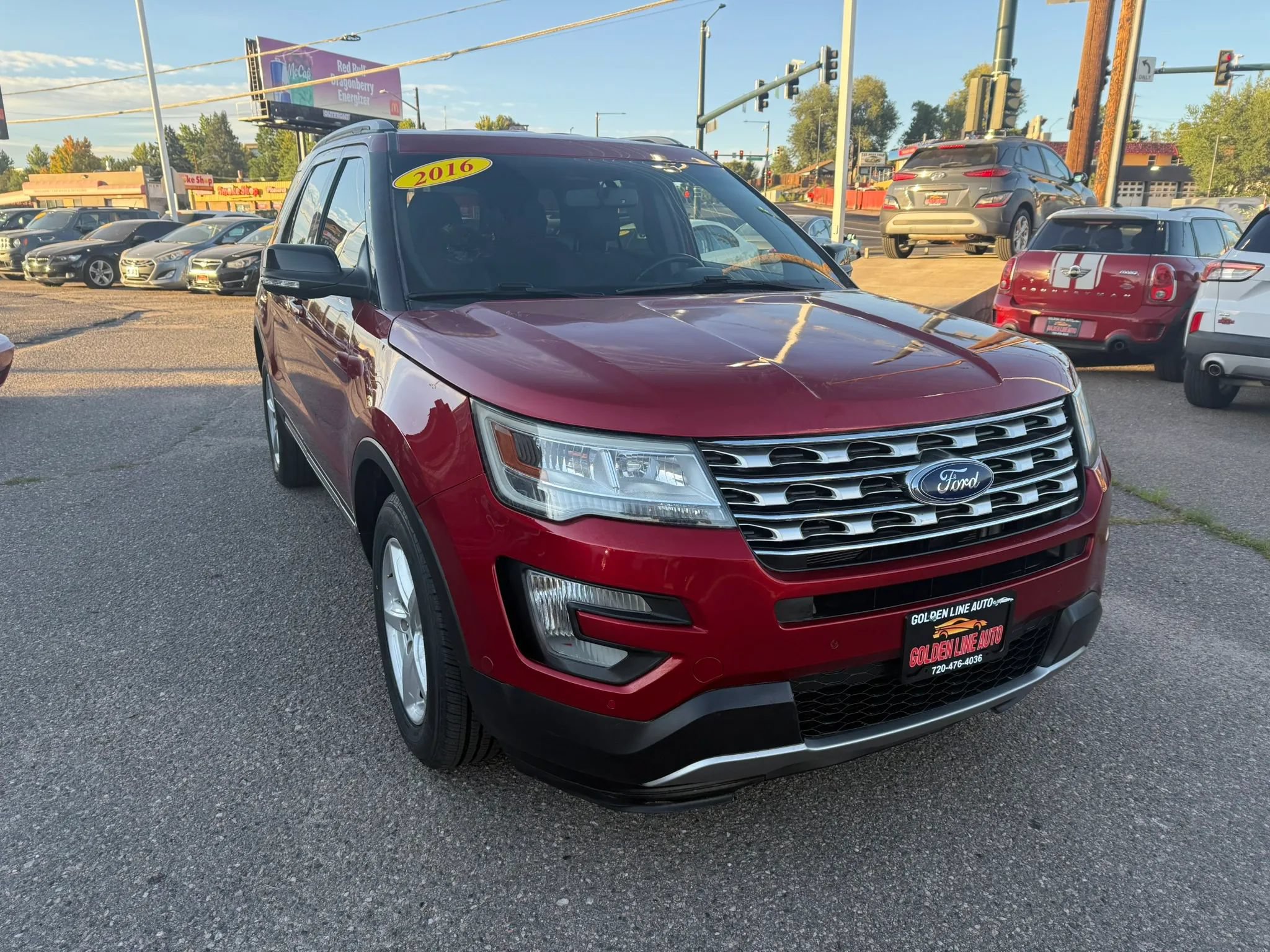Used 2016 Ford Explorer XLT w/ Equipment Group 201A AWD/4WD image 2