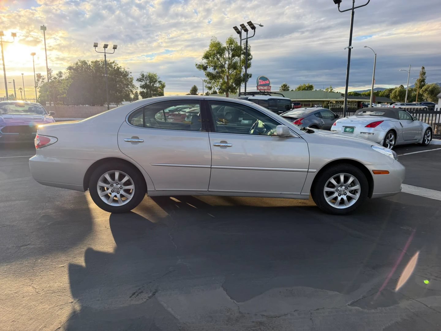 Used 2003 Lexus ES 330 w/ Premium Pkg FWD image 4