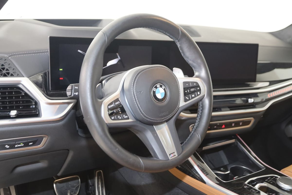 Used 2024 BMW X7 xDrive40i w/ M Sport Package AWD/4WD image 6