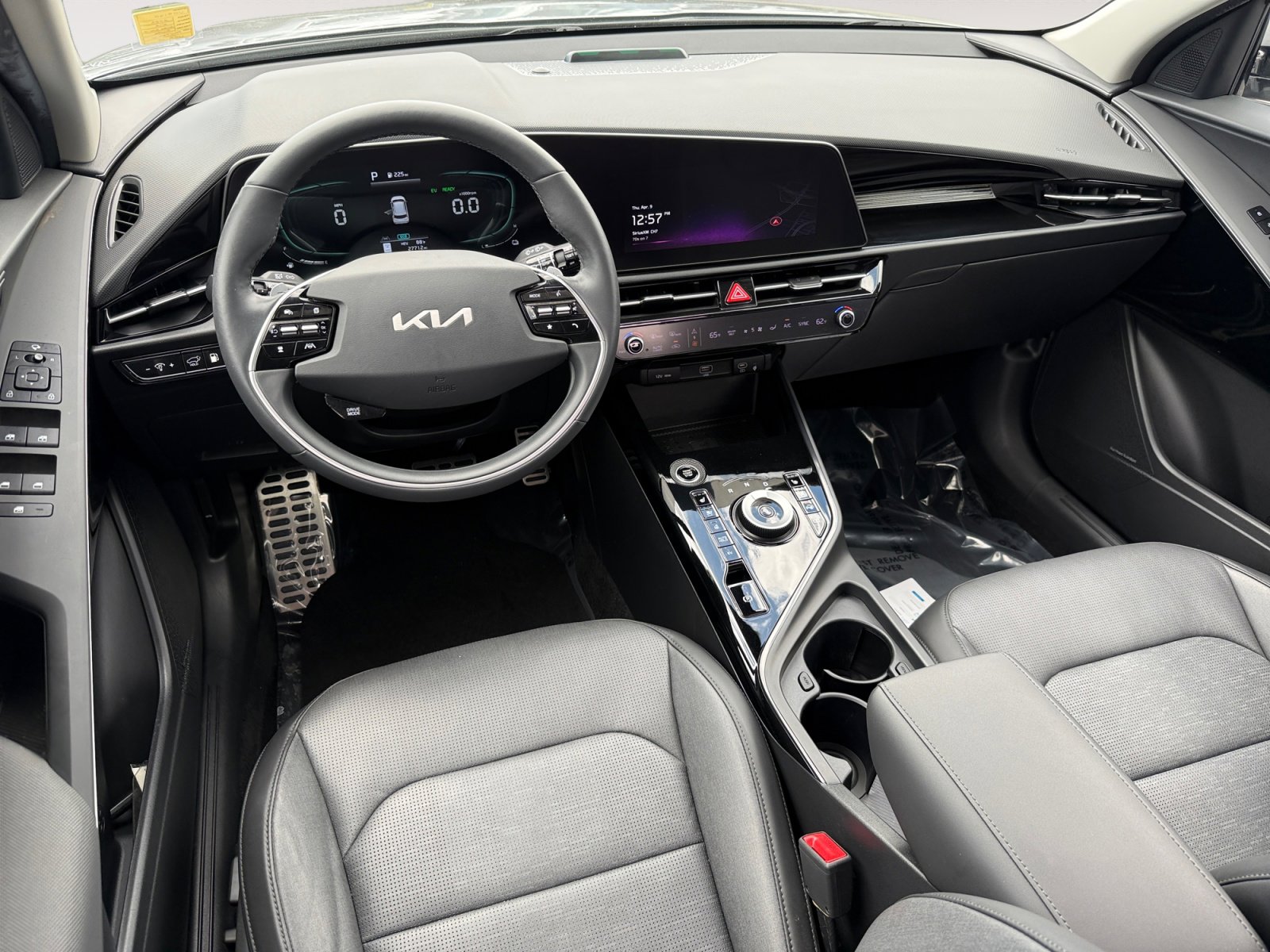 Used 2023 Kia Niro SX Touring image 15