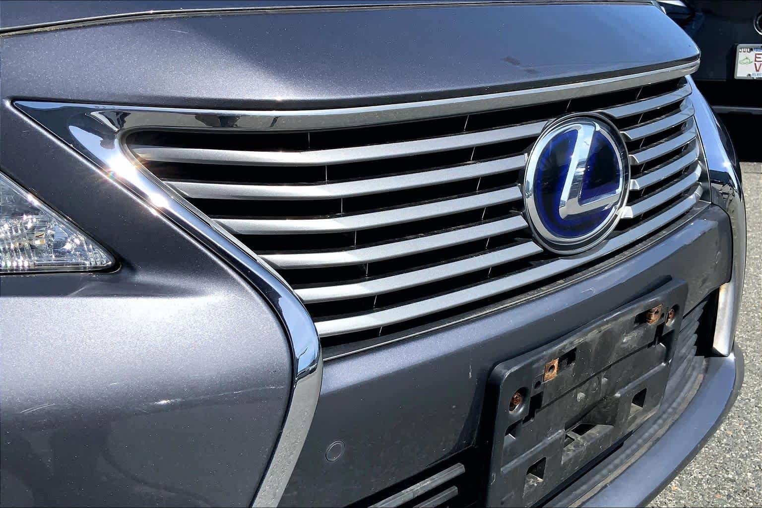 Used 2015 Lexus ES 300h w/ Navigation System Package FWD image 30