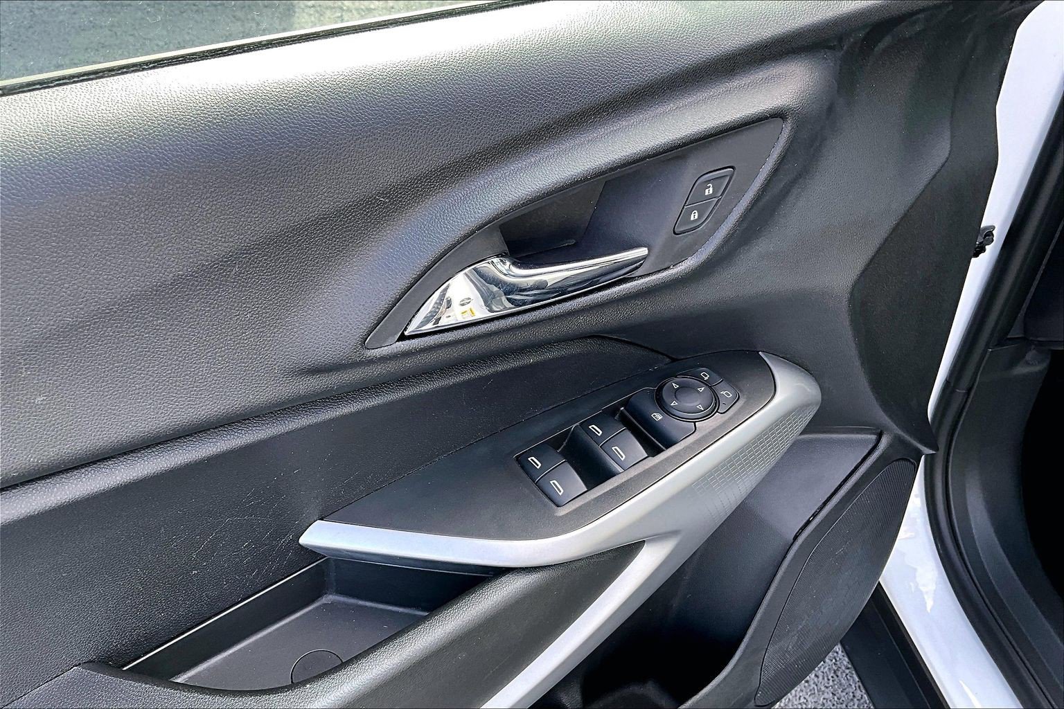 Certified 2024 Chevrolet Trax LS FWD image 18