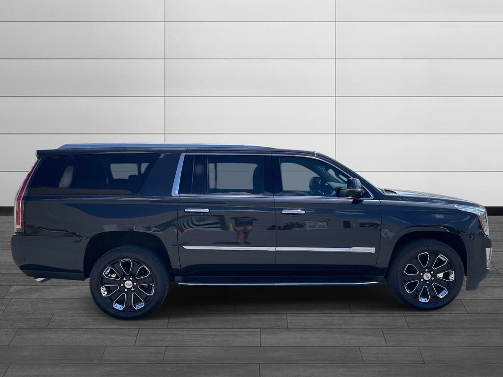Used 2019 Cadillac Escalade ESV Luxury AWD/4WD image 4