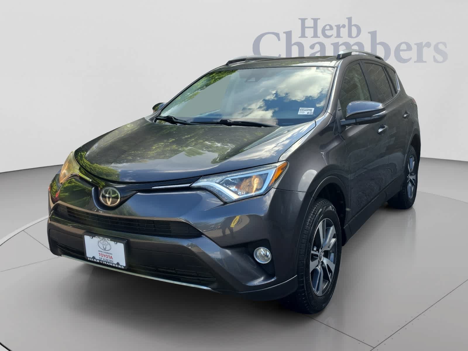 Used 2018 Toyota RAV4 XLE AWD/4WD image 11