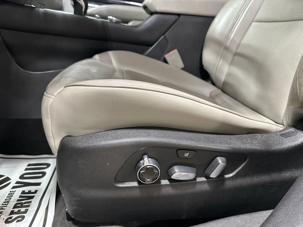 Used 2019 Cadillac XT4 Premium Luxury FWD image 14