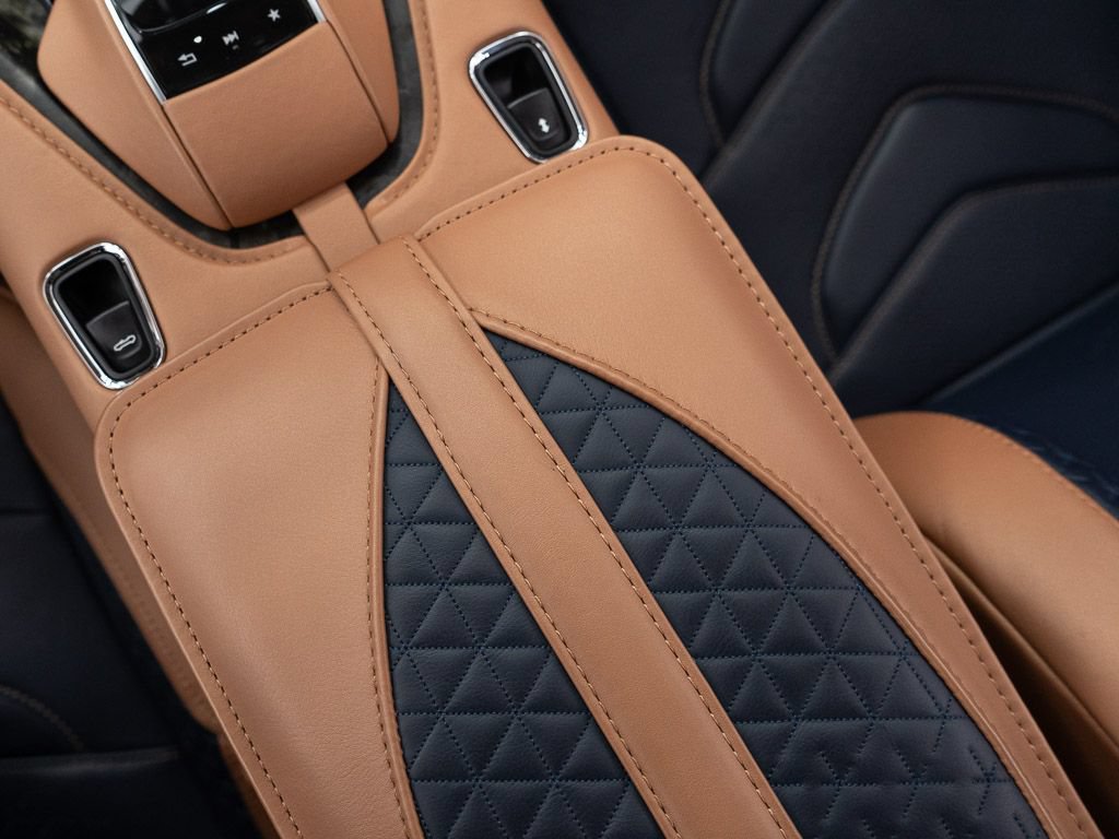 Used 2023 Aston Martin DBS Superleggera Volante RWD image 35