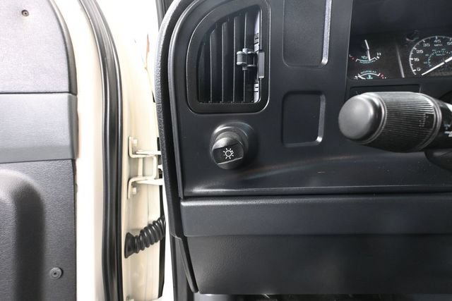 Used 1995 Ford E-150 and Econoline 150 Club Wagon RWD image 25