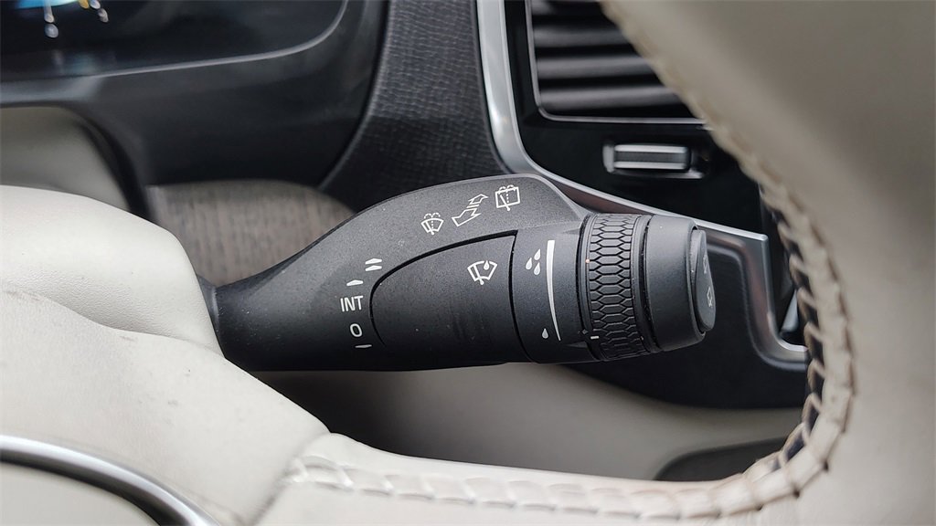 Certified 2023 Volvo XC90 B6 Plus image 18