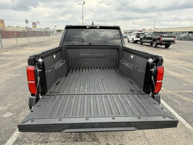 Used 2025 Toyota Tacoma SR image 7