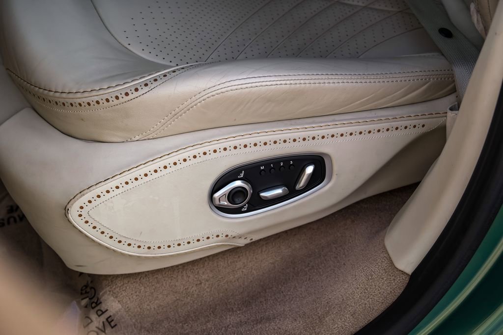 Used 2021 Aston Martin DBX image 41