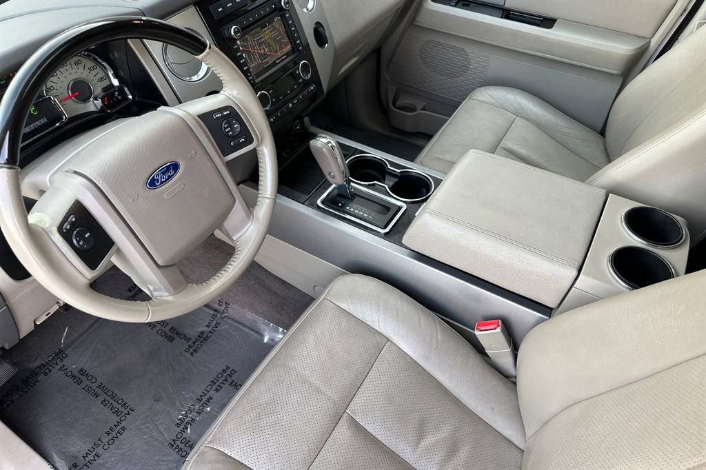 Used 2013 Ford Expedition Limited RWD image 10