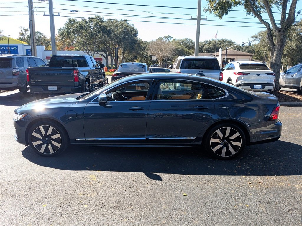 Certified 2024 Volvo S90 T8 Ultimate w/ Lounge Package image 5