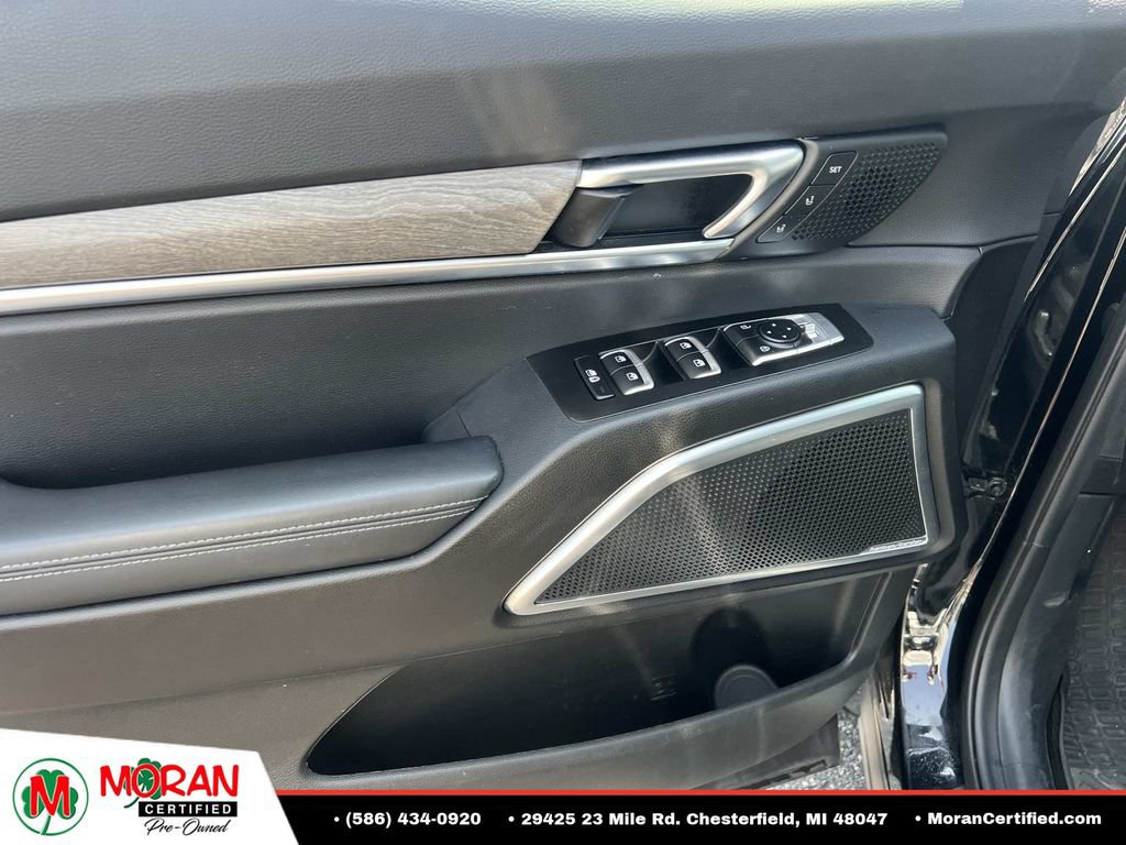 Used 2022 Kia Telluride SX w/ Towing Package FWD image 16