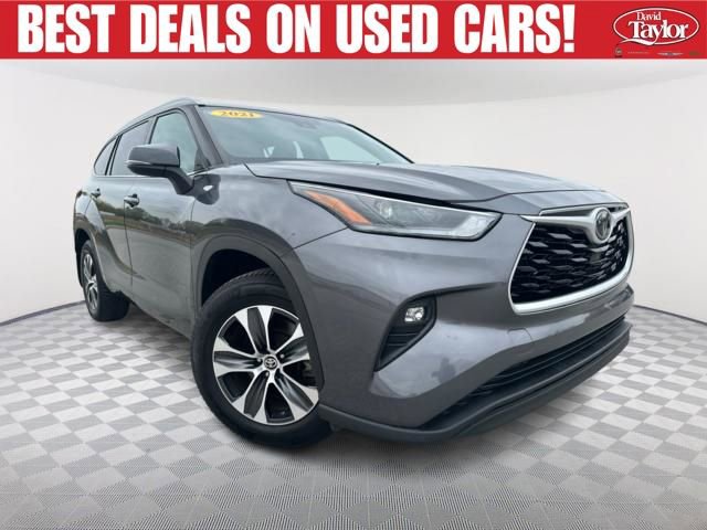 Used 2021 Toyota Highlander XLE AWD/4WD image 1