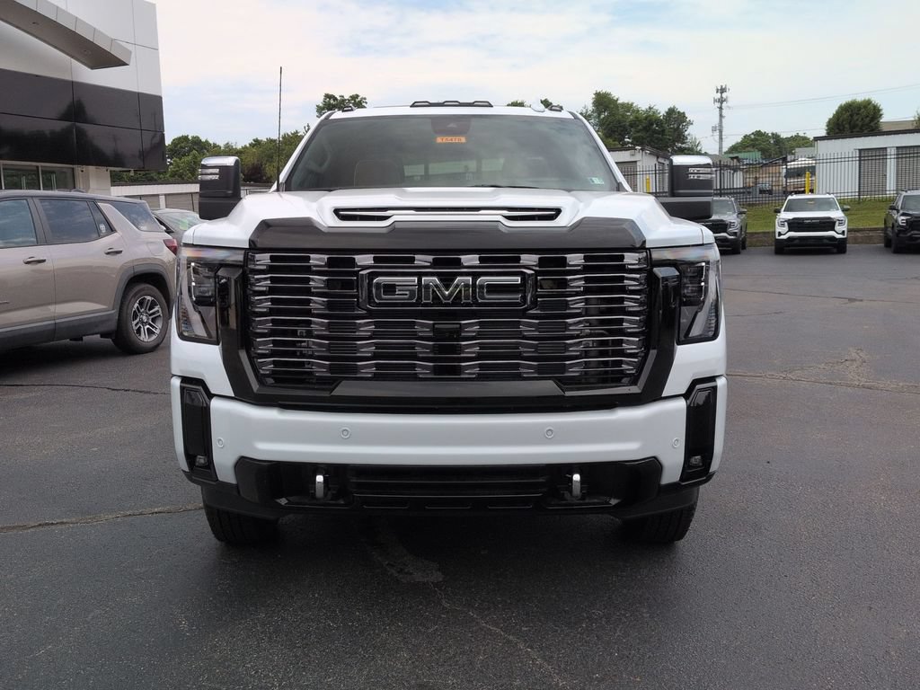 New 2026 GMC Sierra 3500 Denali Ultimate w/ LPO, Black Badging Package AWD/4WD image 2