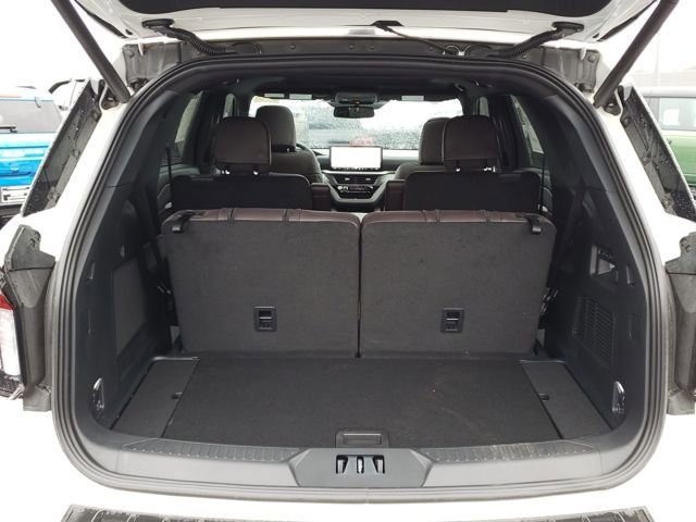 New 2025 Ford Explorer Platinum image 8