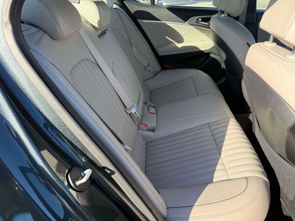 Used 2023 Genesis G70 2.0T w/ Sport Prestige Package image 13