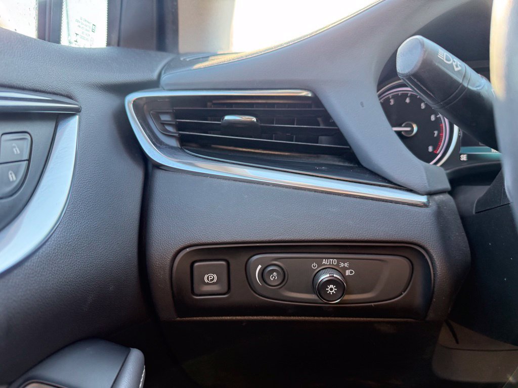 Used 2019 Buick Enclave Essence AWD/4WD image 13