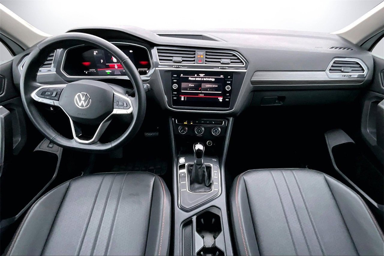 Used 2024 Volkswagen Tiguan SE image 13
