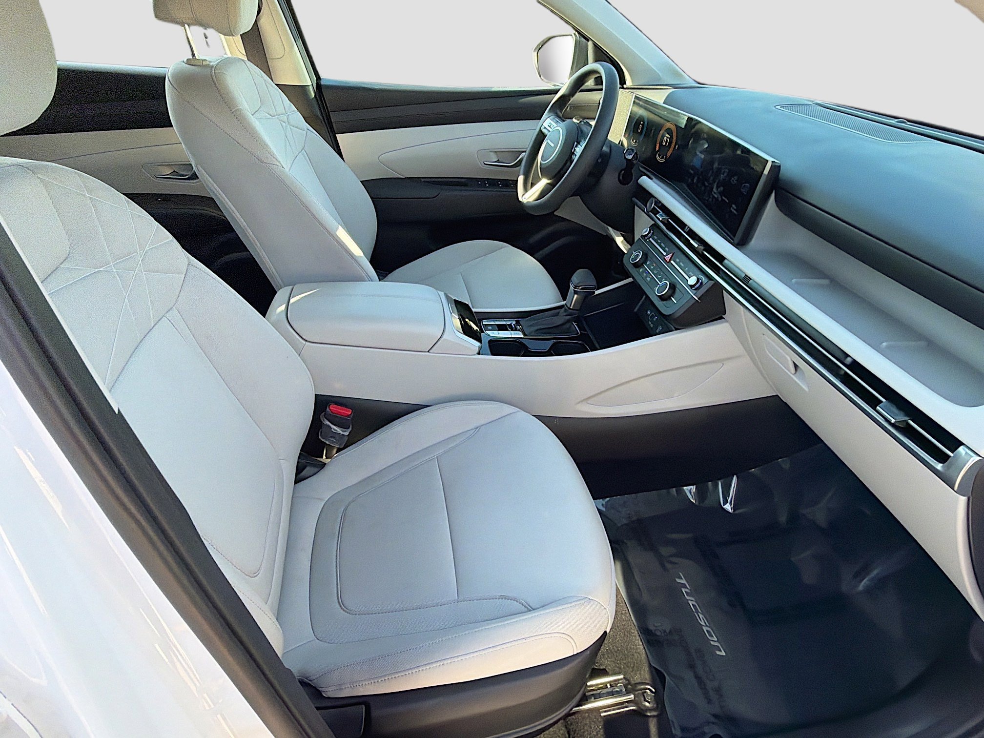 Used 2025 Hyundai Tucson SE image 14