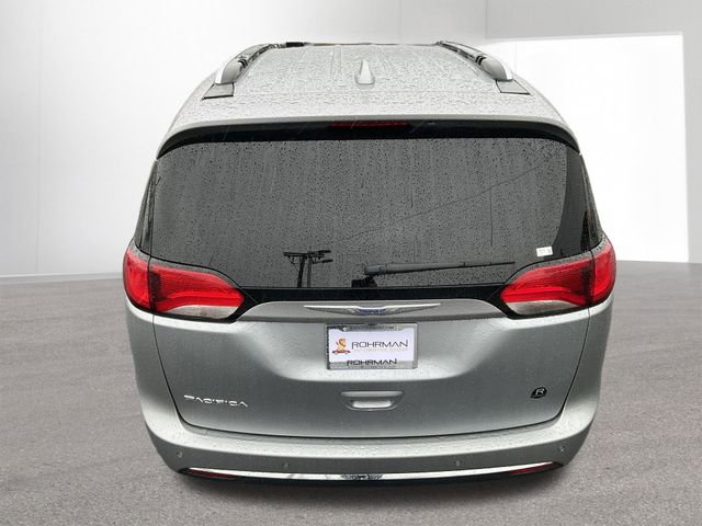 Used 2018 Chrysler Pacifica Touring-L image 29