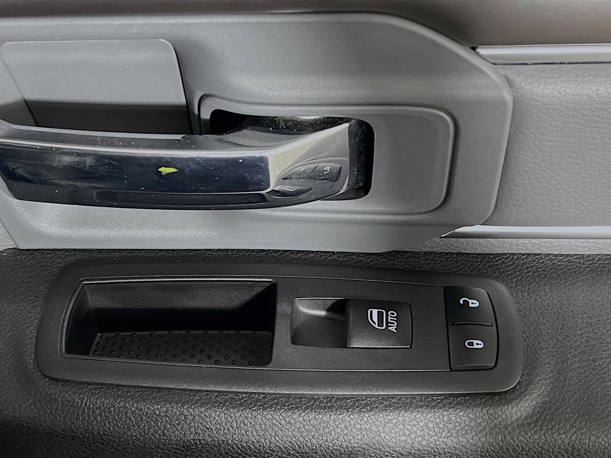 Used 2024 RAM 1500 Classic SLT image 31