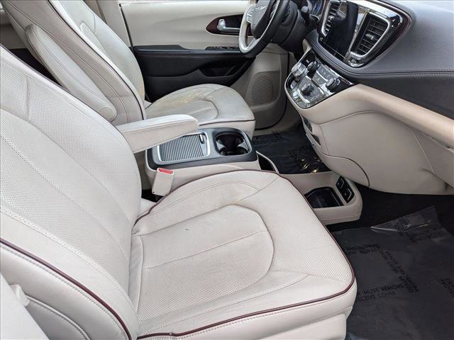 Used 2017 Chrysler Pacifica Limited w/ UConnect Theater Package image 19