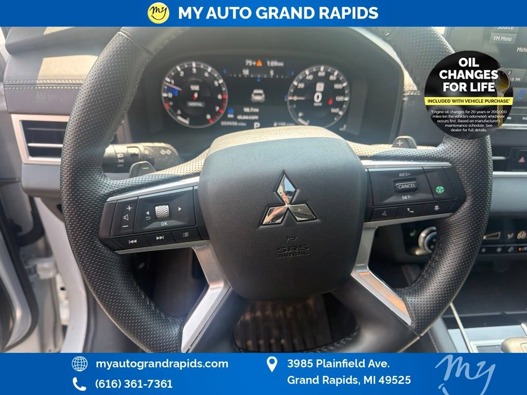 Used 2024 Mitsubishi Outlander SE AWD/4WD image 6