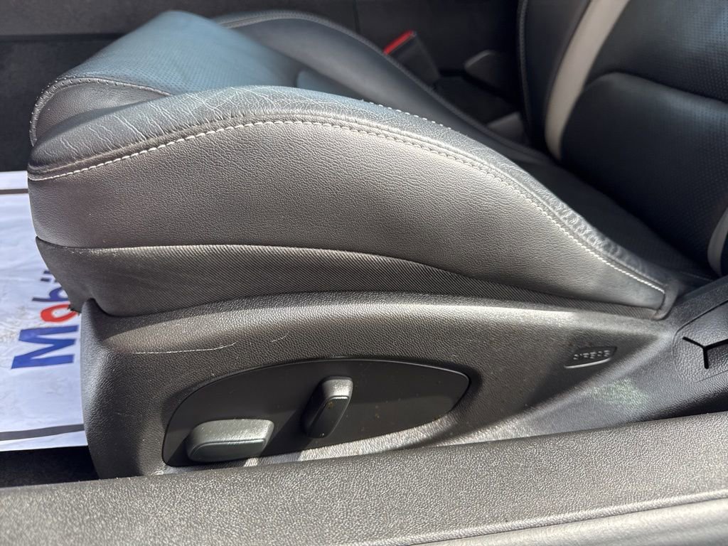 Used 2016 Chevrolet Camaro LT RWD image 13