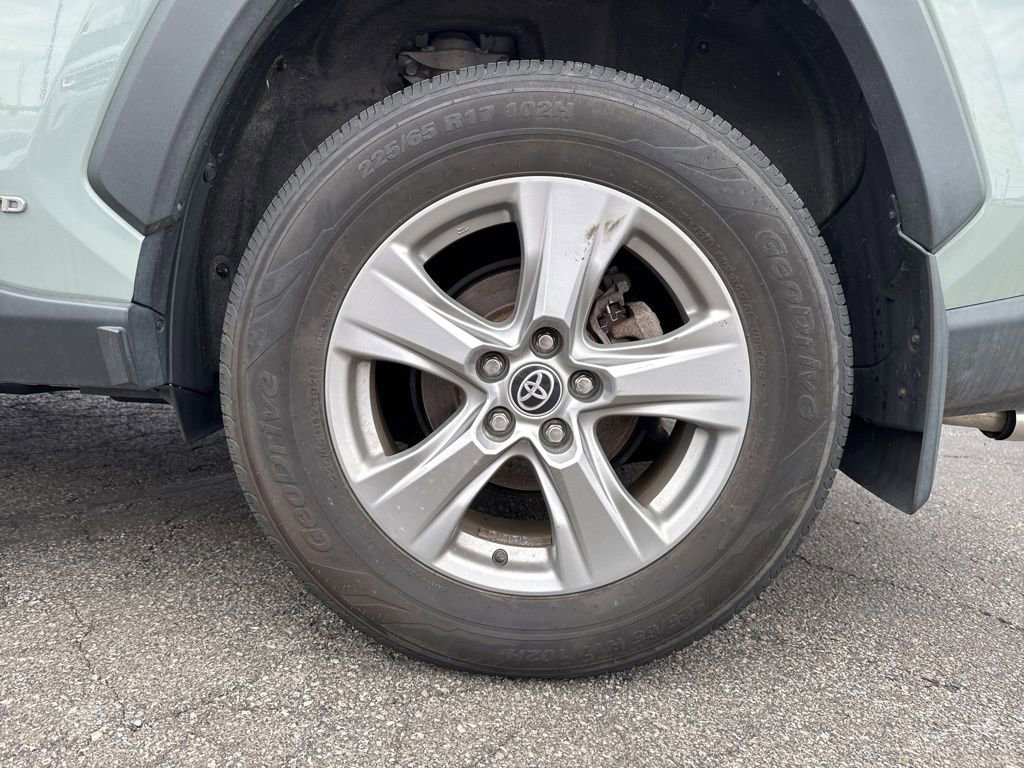 Certified 2022 Toyota RAV4 XLE w/ Convenience Package image 46