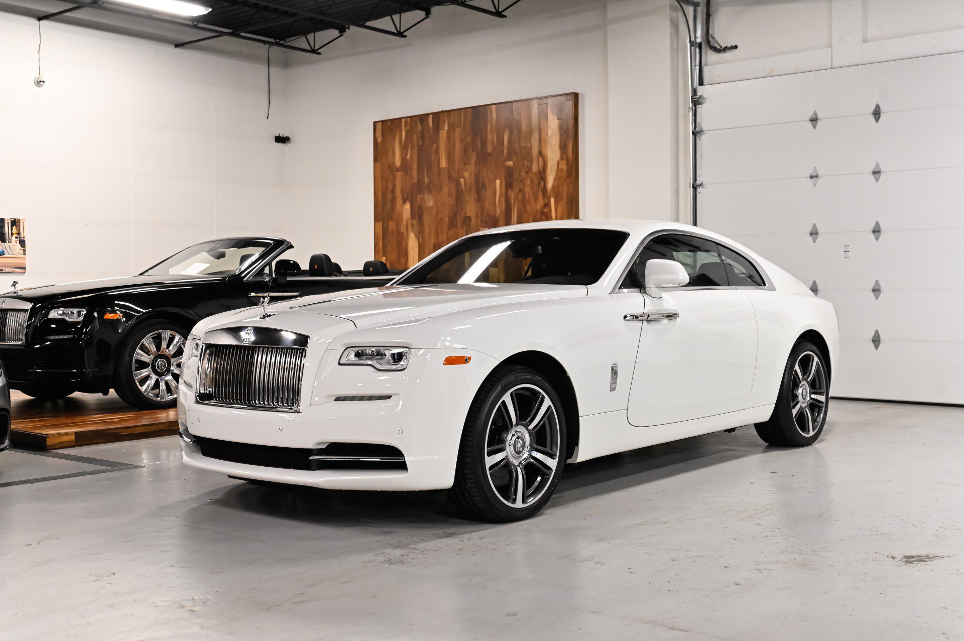 Used 2017 Rolls-Royce Wraith RWD image 2