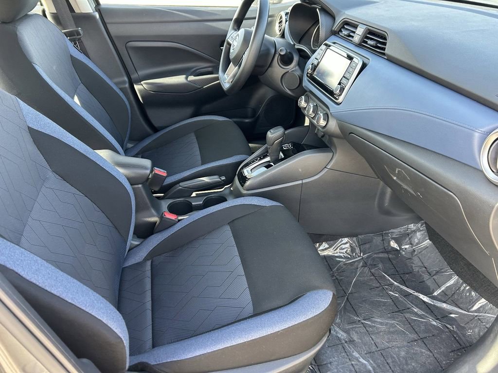 Used 2025 Nissan Versa SV w/ Trunk Package image 9