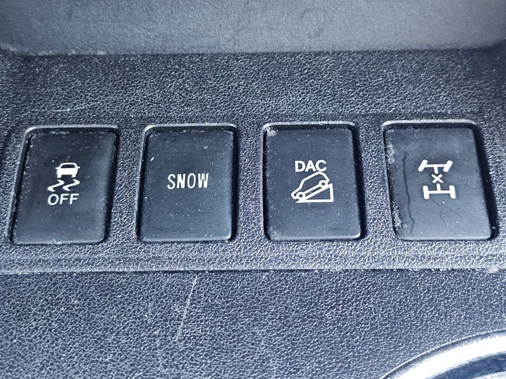 Used 2018 Toyota Highlander XLE AWD/4WD image 11
