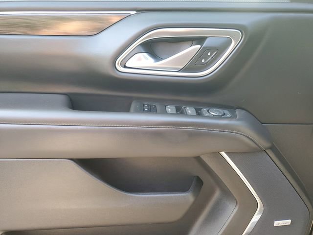 Used 2022 Chevrolet Suburban Z71 w/ Luxury Package AWD/4WD image 15