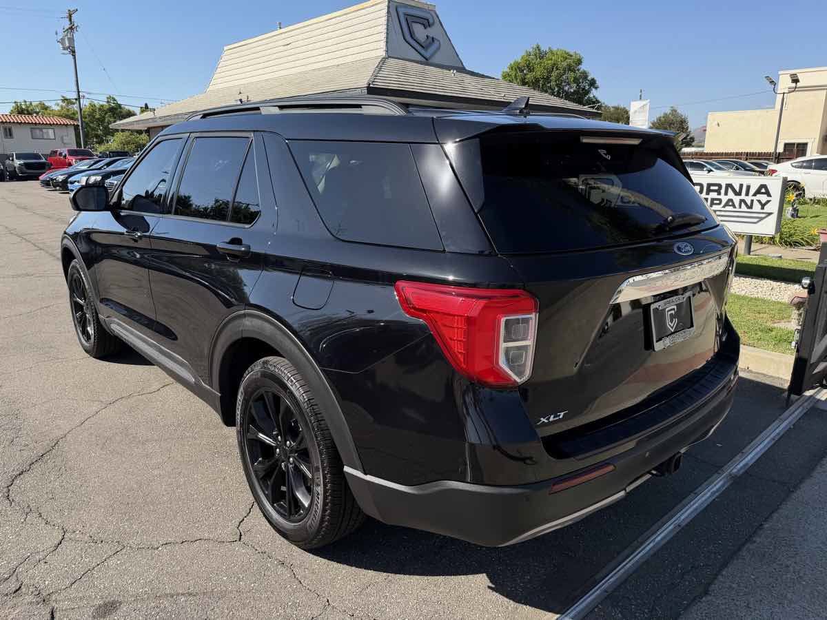 Used 2020 Ford Explorer XLT w/ Equipment Group 202A AWD/4WD image 3