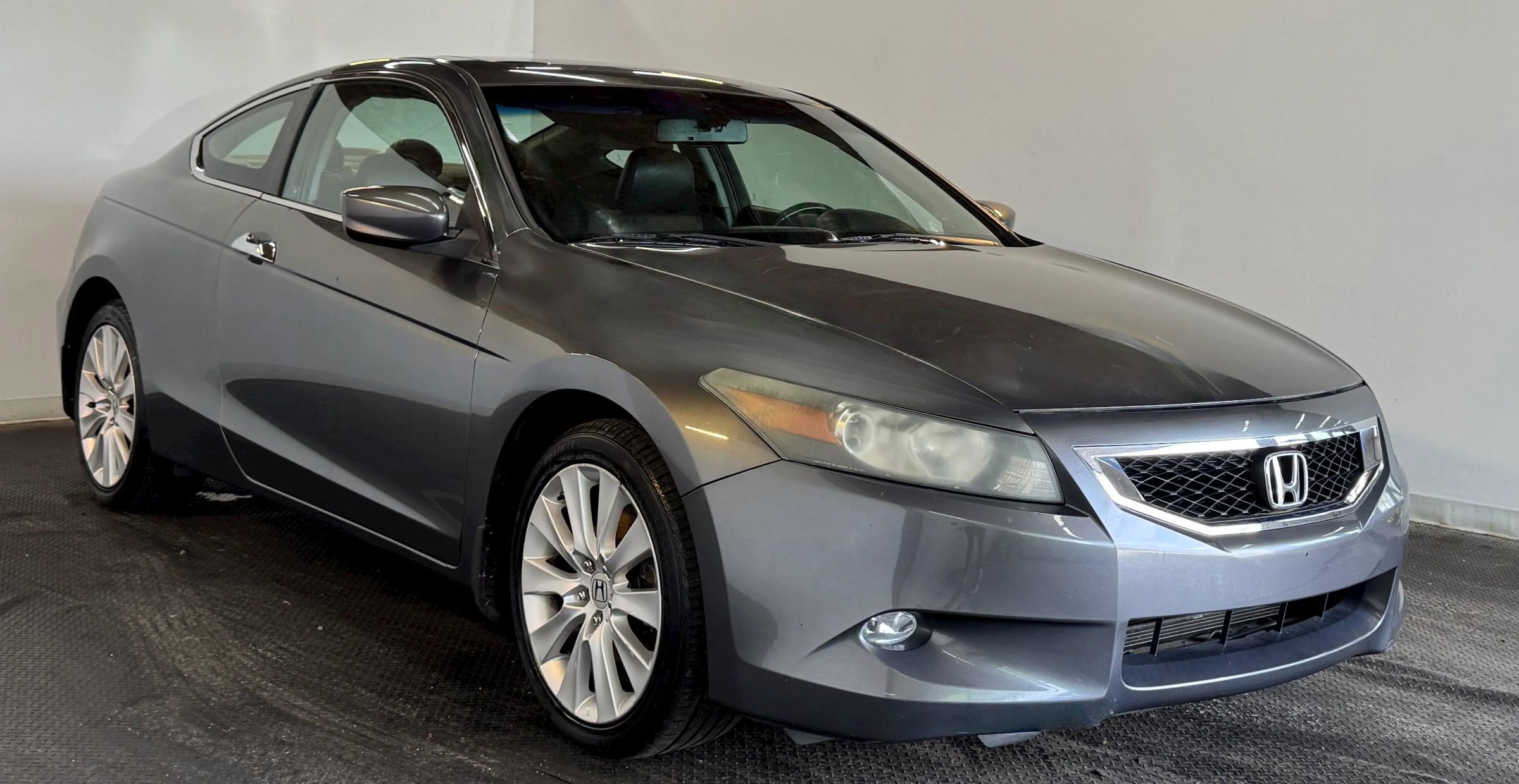 Used 2010 Honda Accord EX-L image 2