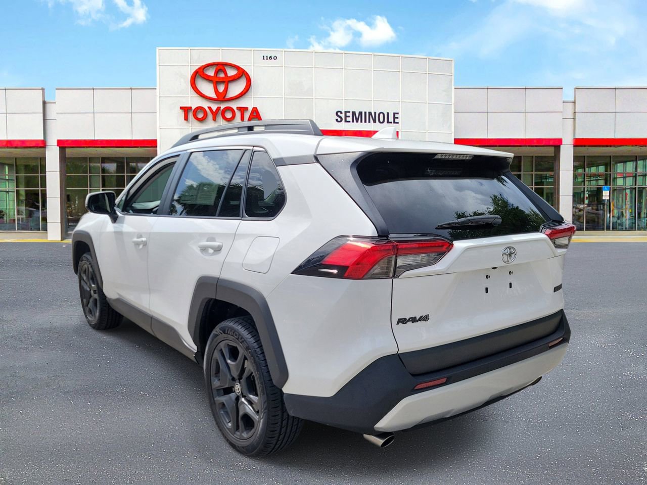 Used 2024 Toyota RAV4 Adventure AWD/4WD image 4