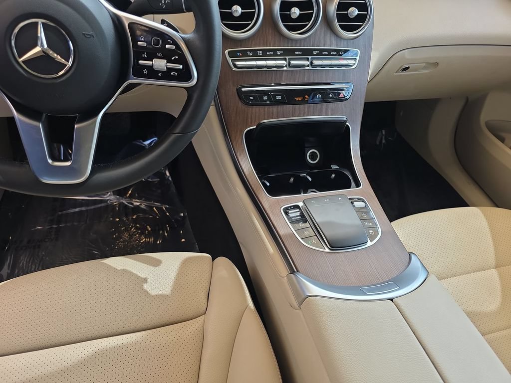 Used 2021 Mercedes-Benz GLC 300 4MATIC image 11