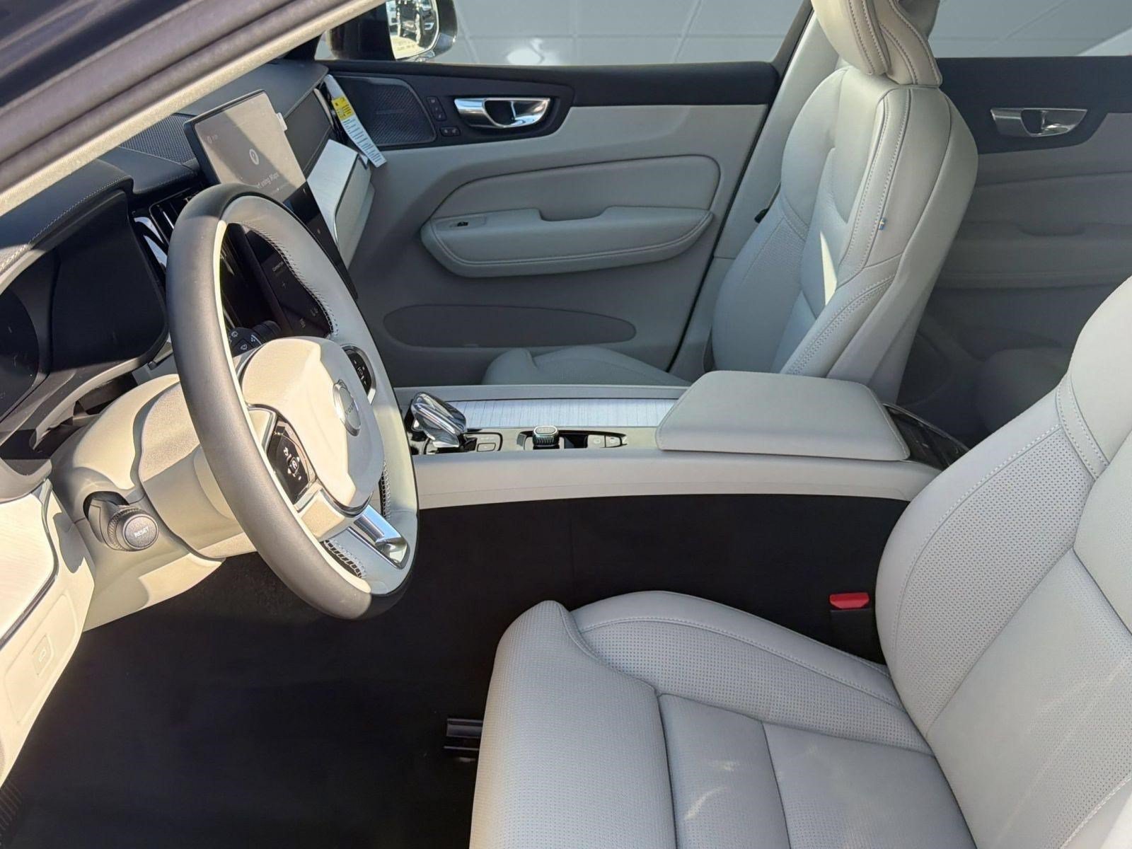 New 2026 Volvo XC60 B5 Ultra w/ Protection Package Premier AWD/4WD image 5