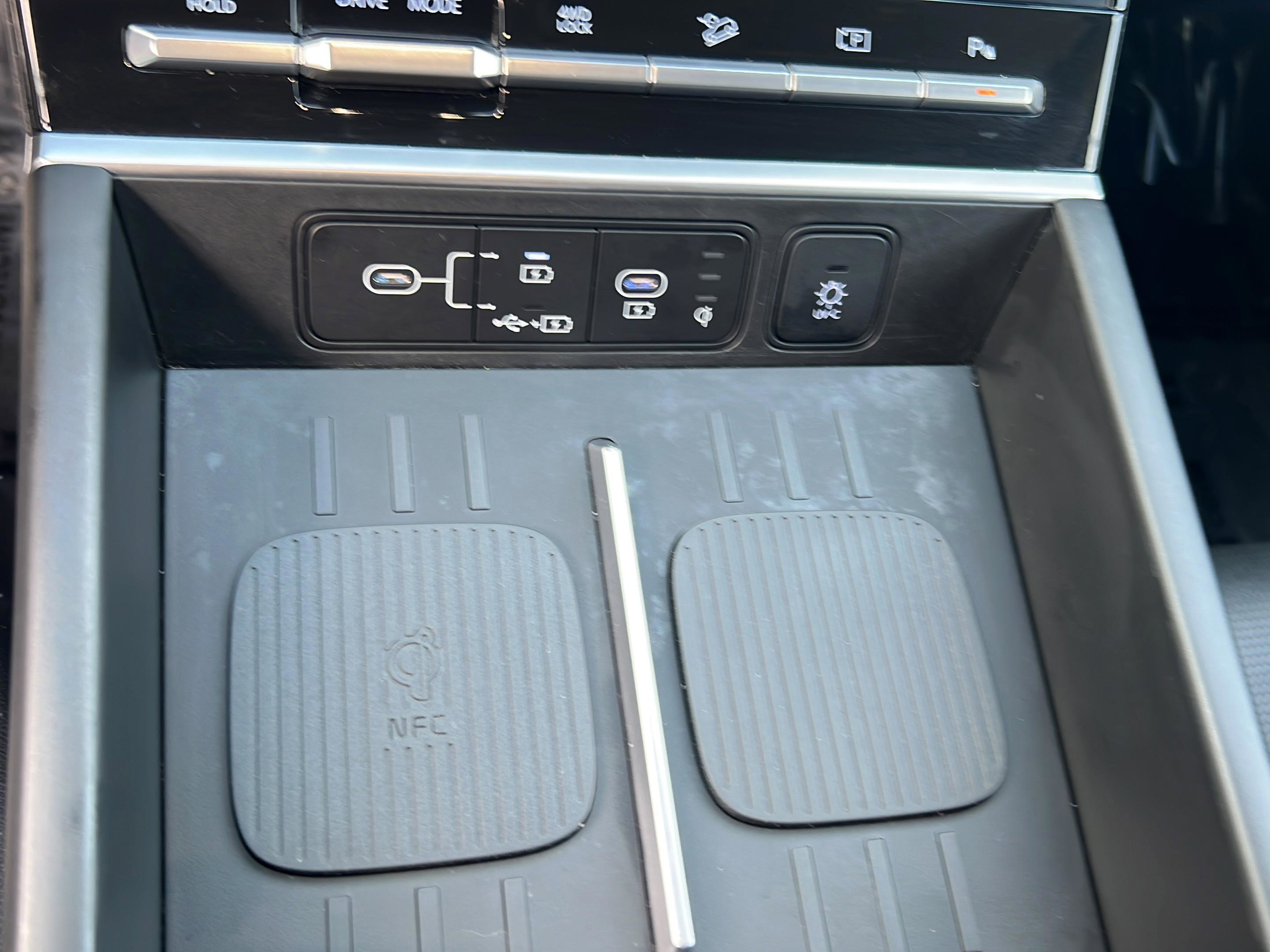 Certified 2025 Hyundai Santa Fe Limited image 19