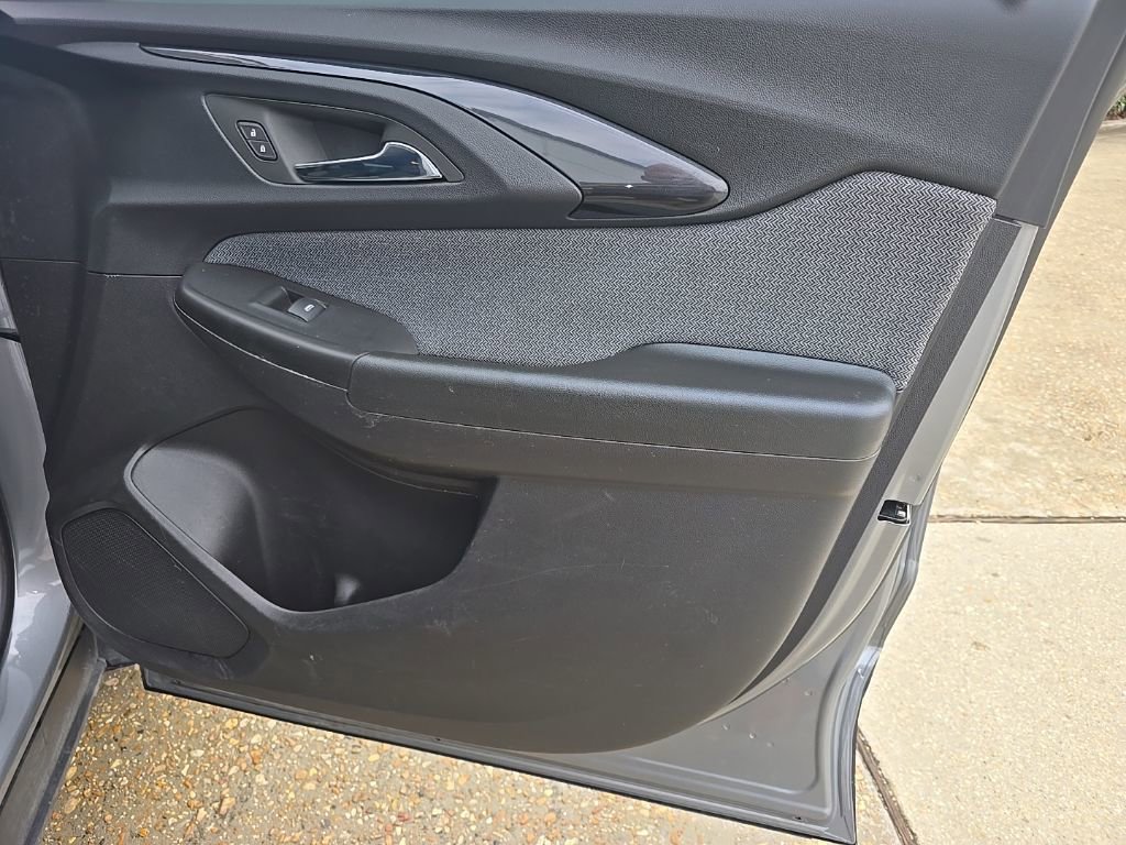 Used 2023 Chevrolet TrailBlazer LT image 23