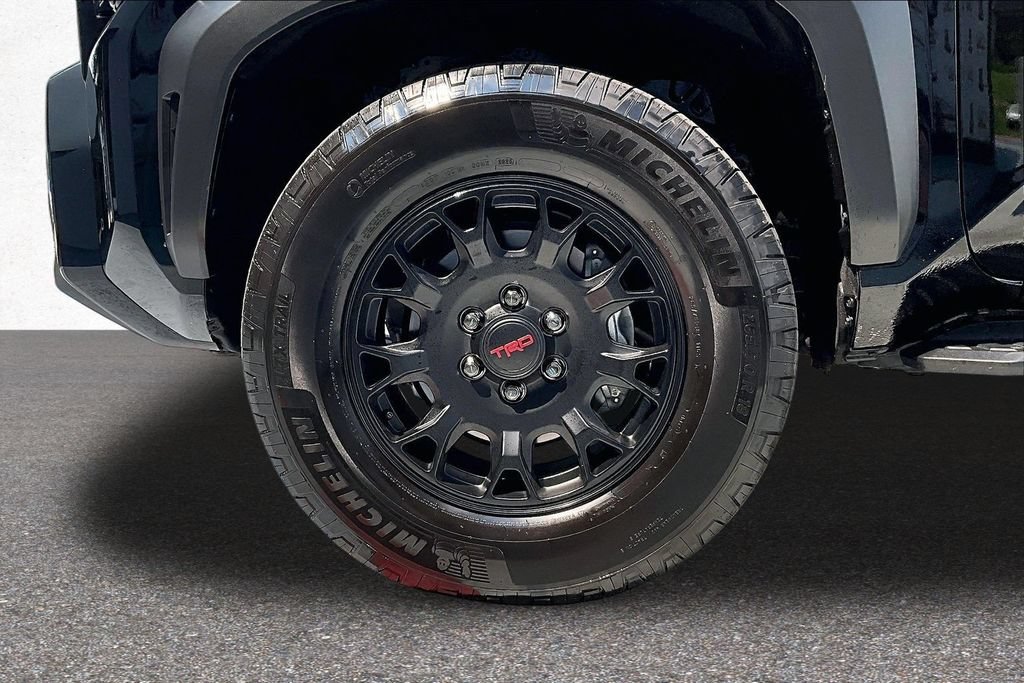 Certified 2025 Toyota 4Runner TRD Off-Road Premium AWD/4WD image 34