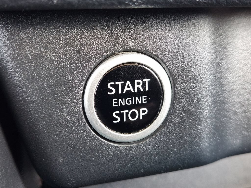 Used 2021 Nissan Rogue SV AWD/4WD image 18