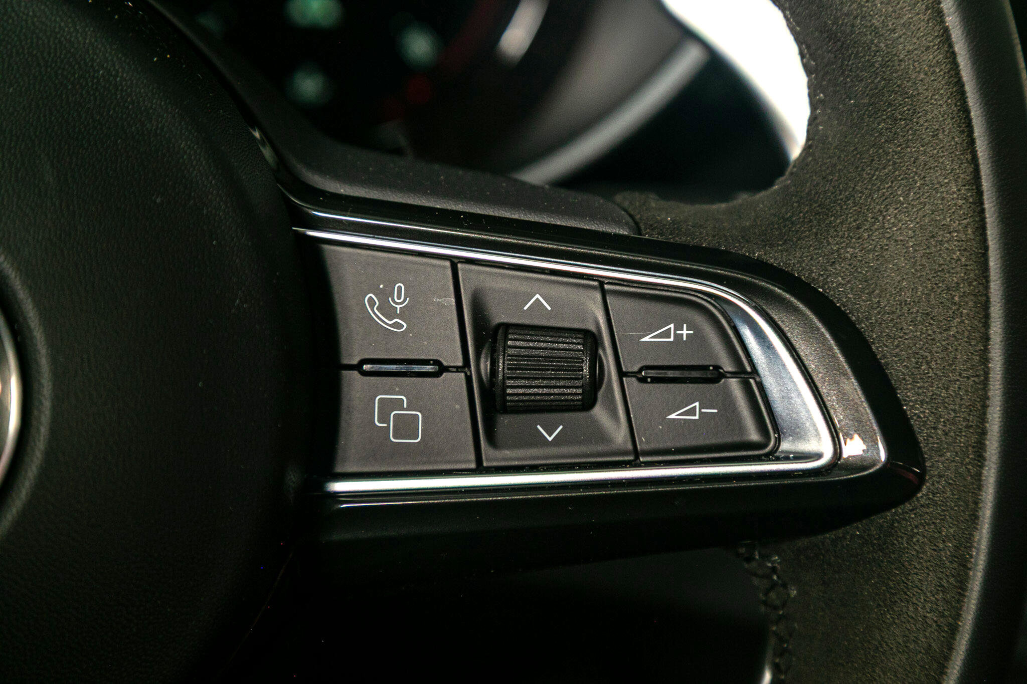 Used 2024 Alfa Romeo Giulia Quadrifoglio image 49