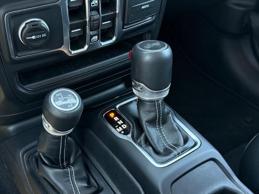 Used 2023 Jeep Wrangler Unlimited Sahara w/ Cold Weather Group image 17