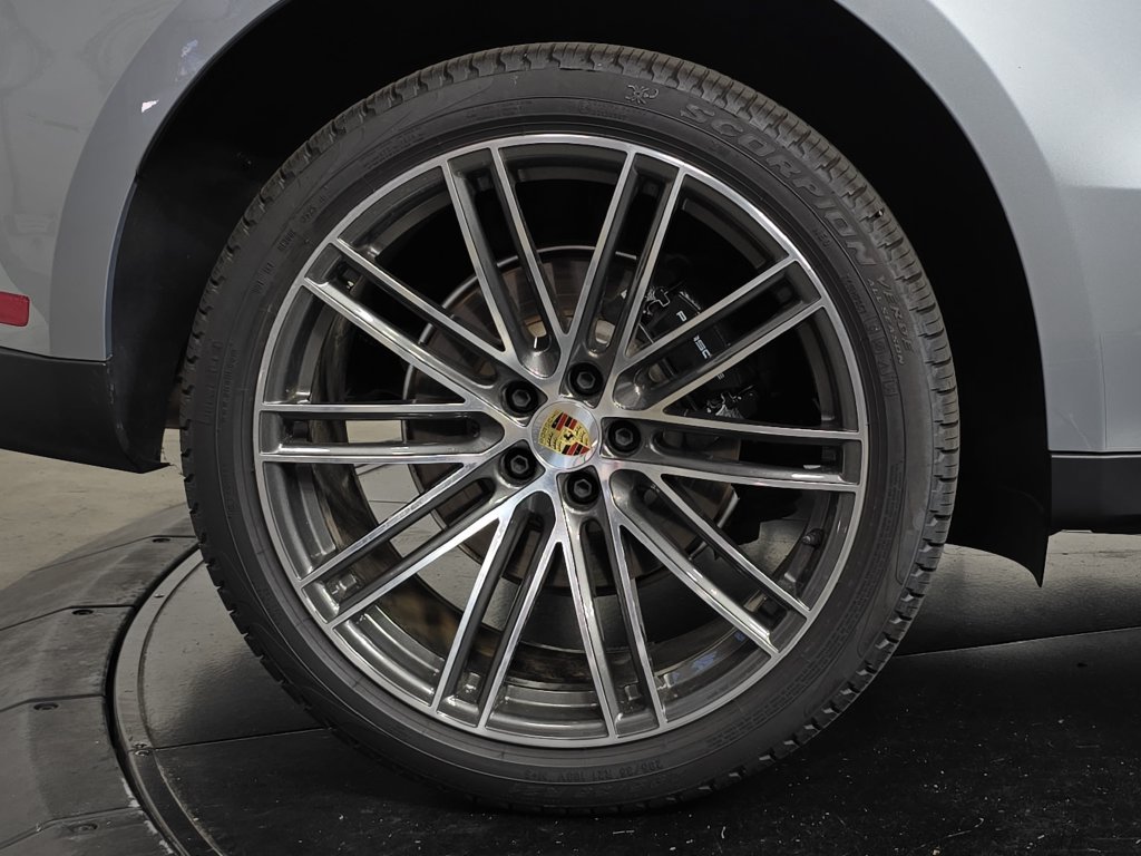 Certified 2026 Porsche Macan AWD/4WD image 29