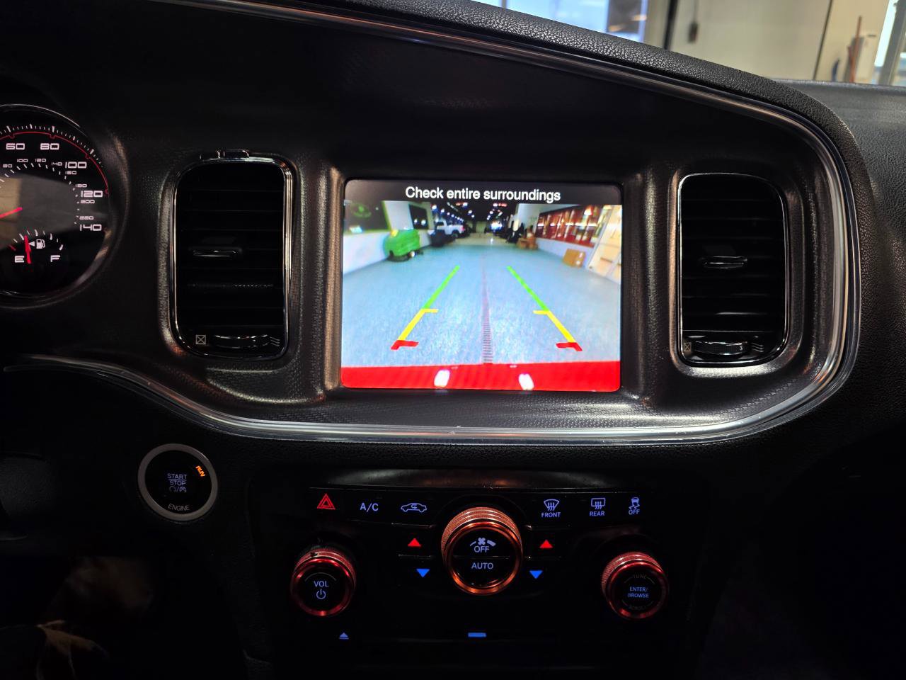 Used 2014 Dodge Charger SXT image 31